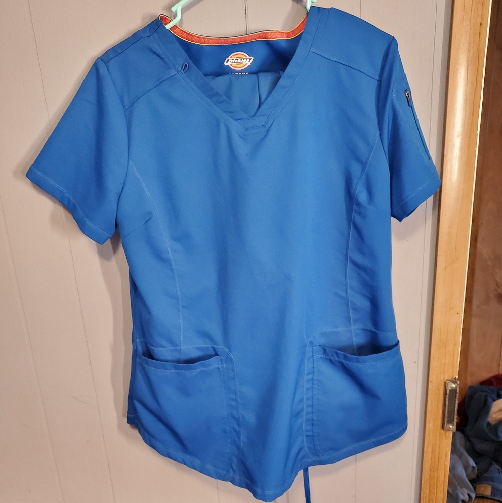 Dickies royal blue scrub set.